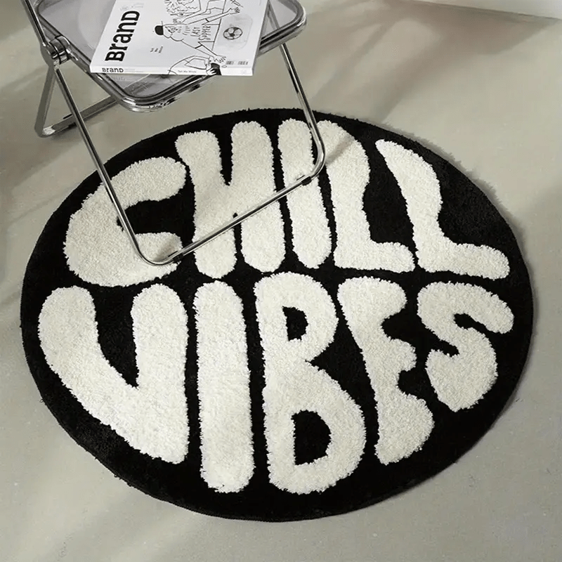 Streetwear Brand With K - VIKAMA แบรนด์สตรีทแวร์สไตล์อเมริกัน พรมทรงกลม ลายตัวอักษร: CHILL VIBES